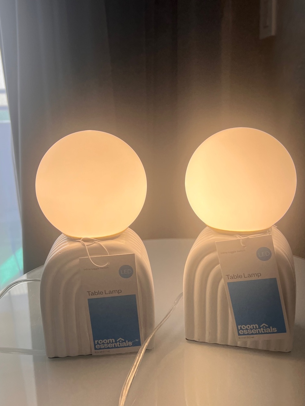 Room Essentials Cream Ceramic Arch Table Lamps with Warm Globe (Pair)